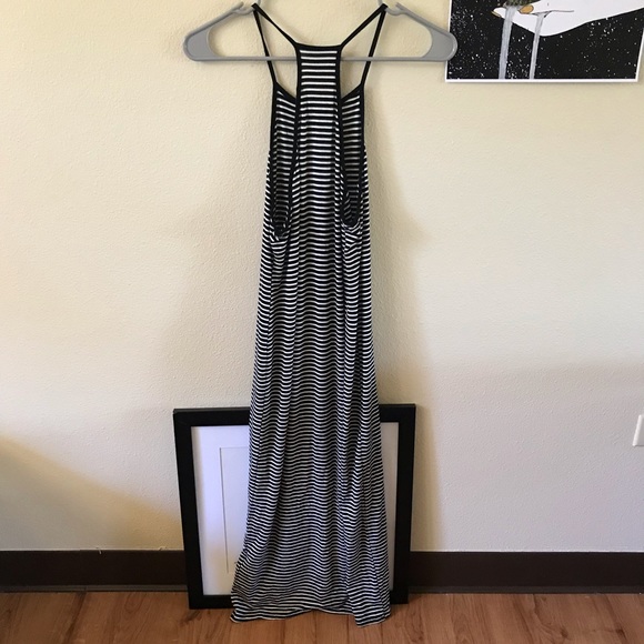 ❌SOLD❌ BLACK STRIPE MIDI DRESS - Picture 3 of 7